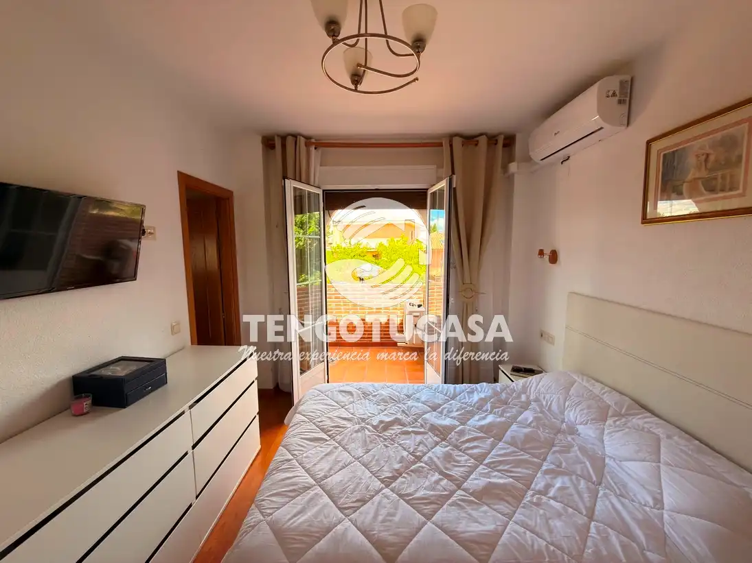 Habitación de Casa o chalet en venta en Bargas con Aire acondicionado, Calefacción y Jardín privado