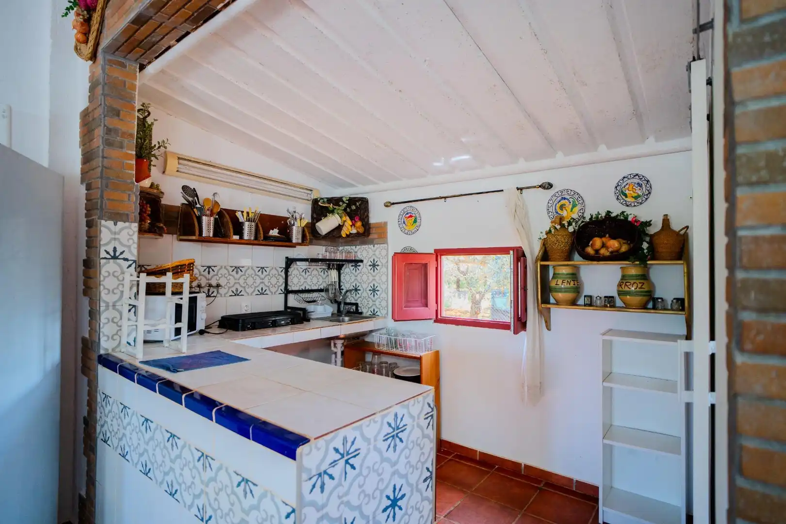 Kitchen of Houses for sale in Carmona  with Air Conditioner, Private garden and Terrace