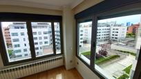 Bedroom of Flat to rent in  Madrid Capital  with Air Conditioner, Heating and Parquet flooring