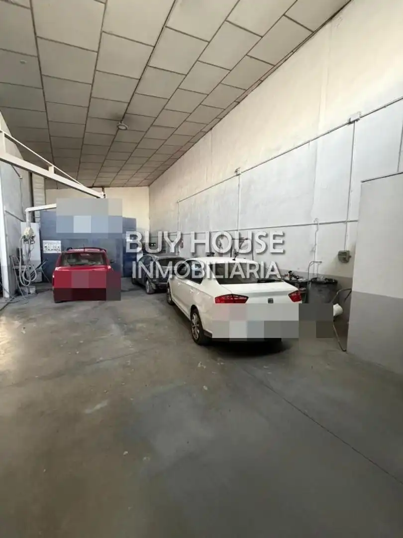 Parkplatz von Fabrikhallen zur Miete in Illescas