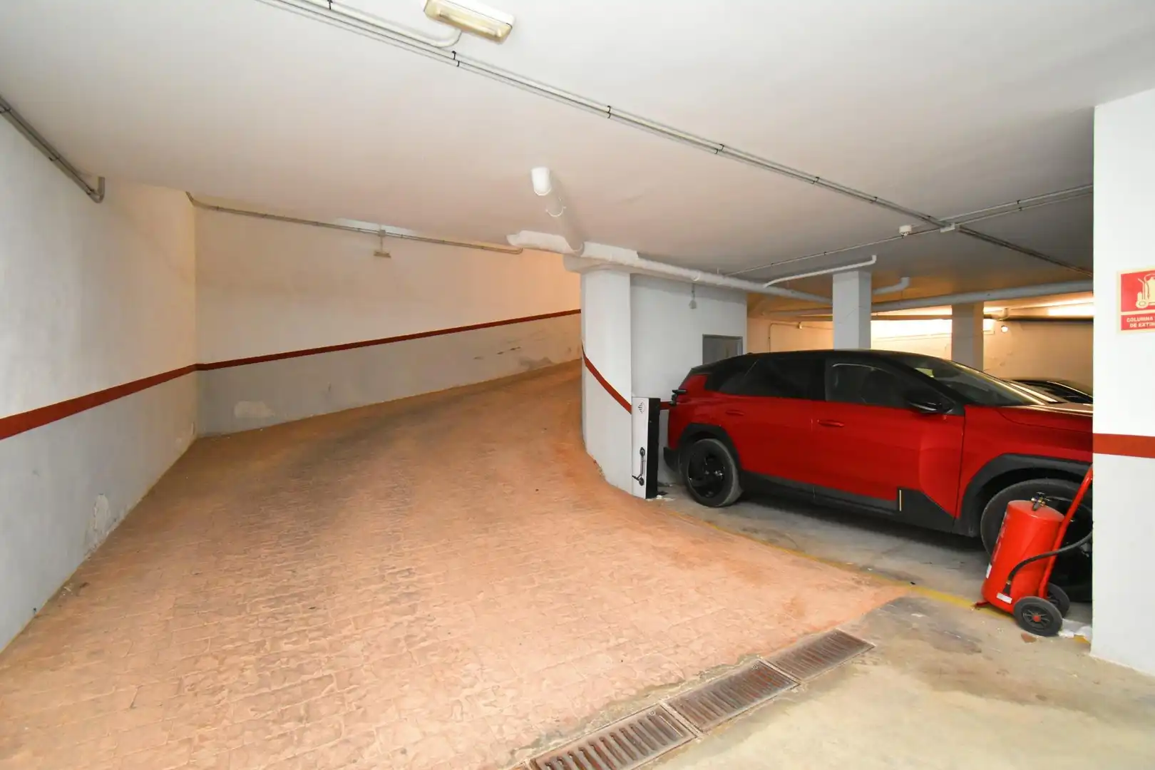 Parkplatz von Wohnung zum Verkauf in El Ejido mit Klimaanlage, Abstellraum und Möbliert