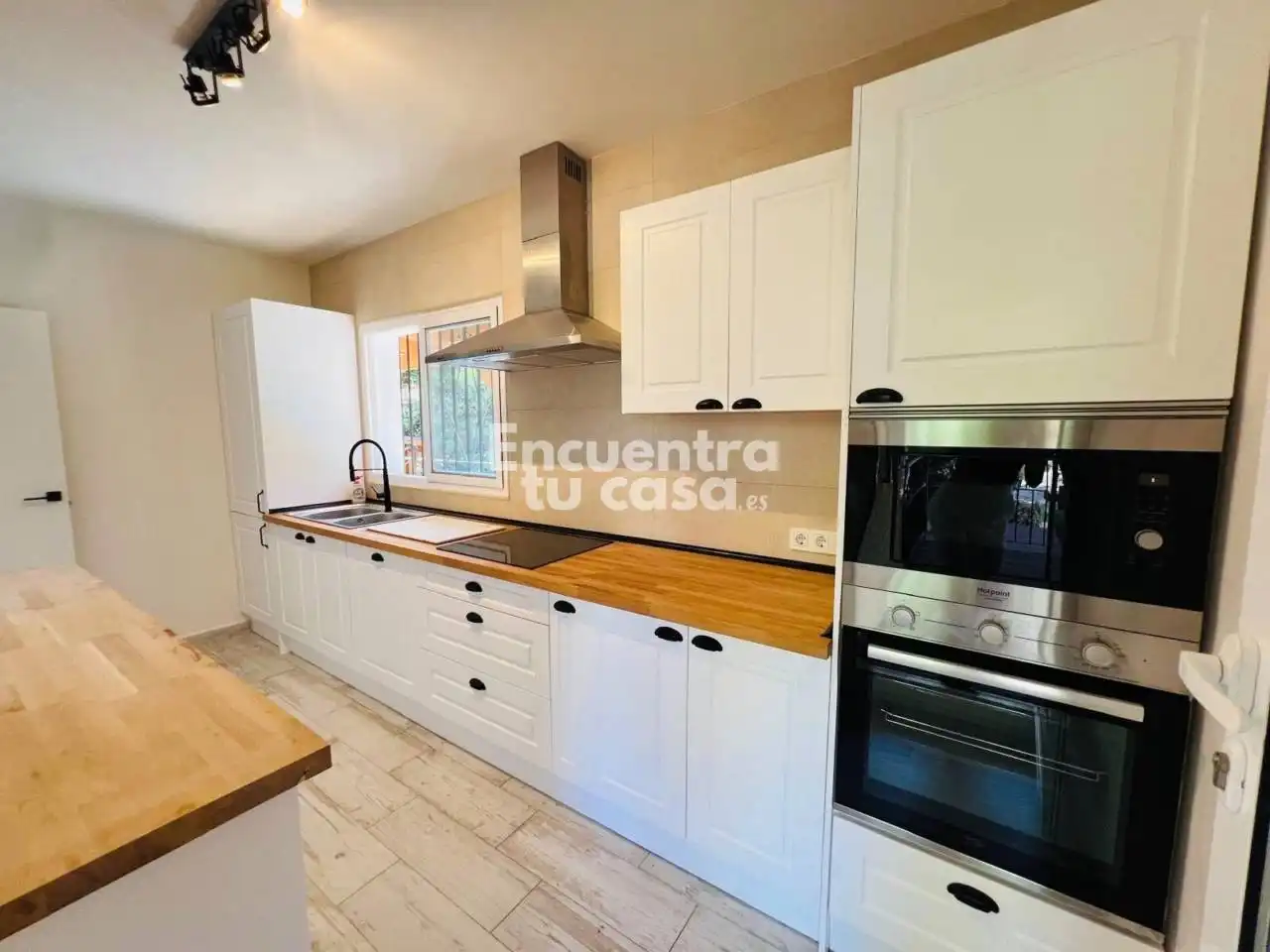 Cocina de Casa o chalet de alquiler en L'Alfàs del Pi con Aire acondicionado, Calefacción y Jardín privado