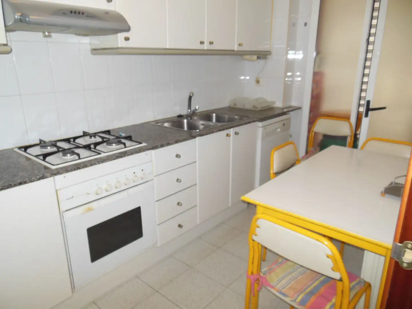 Cocina de Piso en venta en Mollet del Vallès con Calefacción, Balcón y Piscina comunitaria