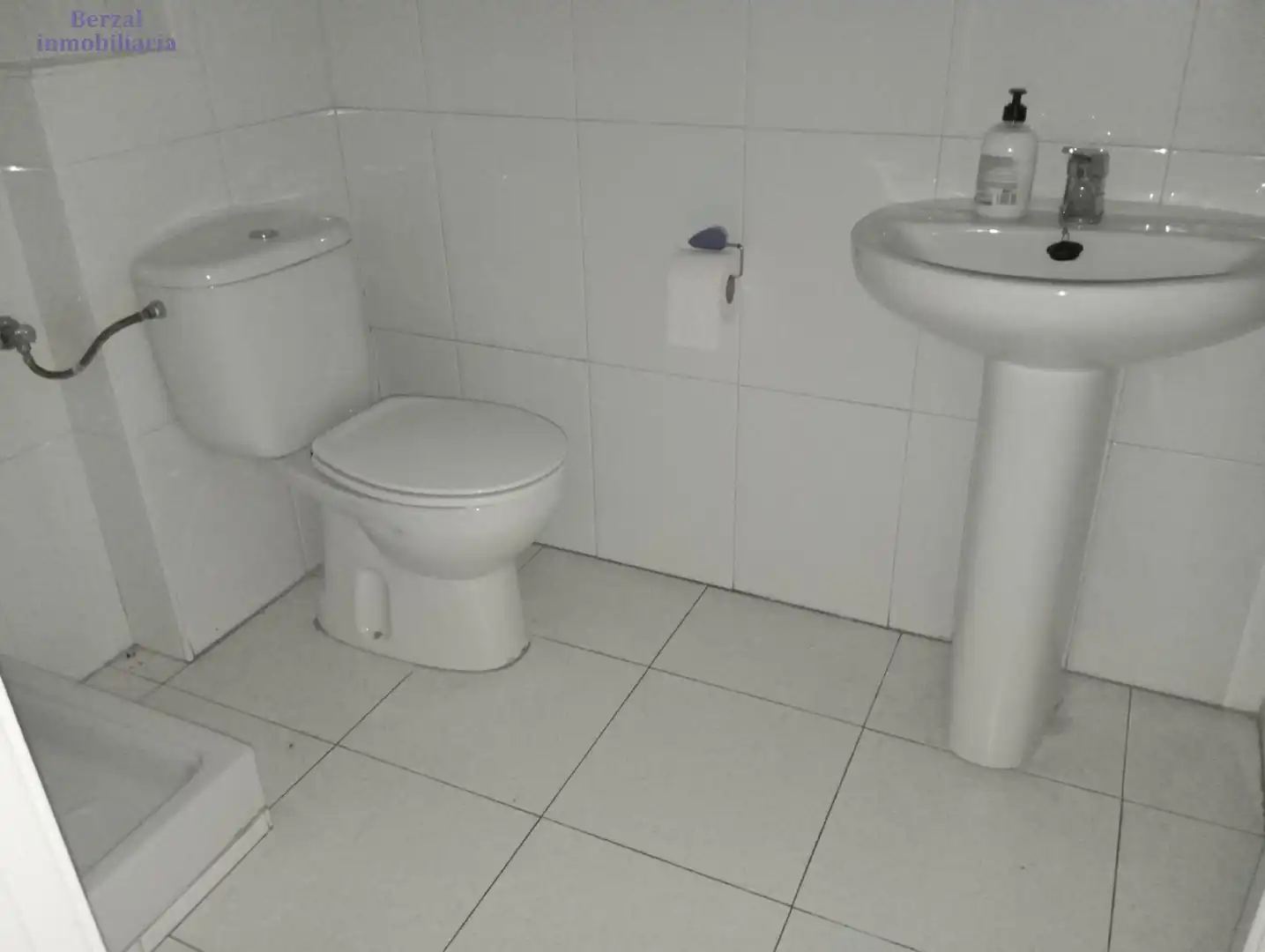 Badezimmer von Geschaftsraum zur Miete in  Logroño