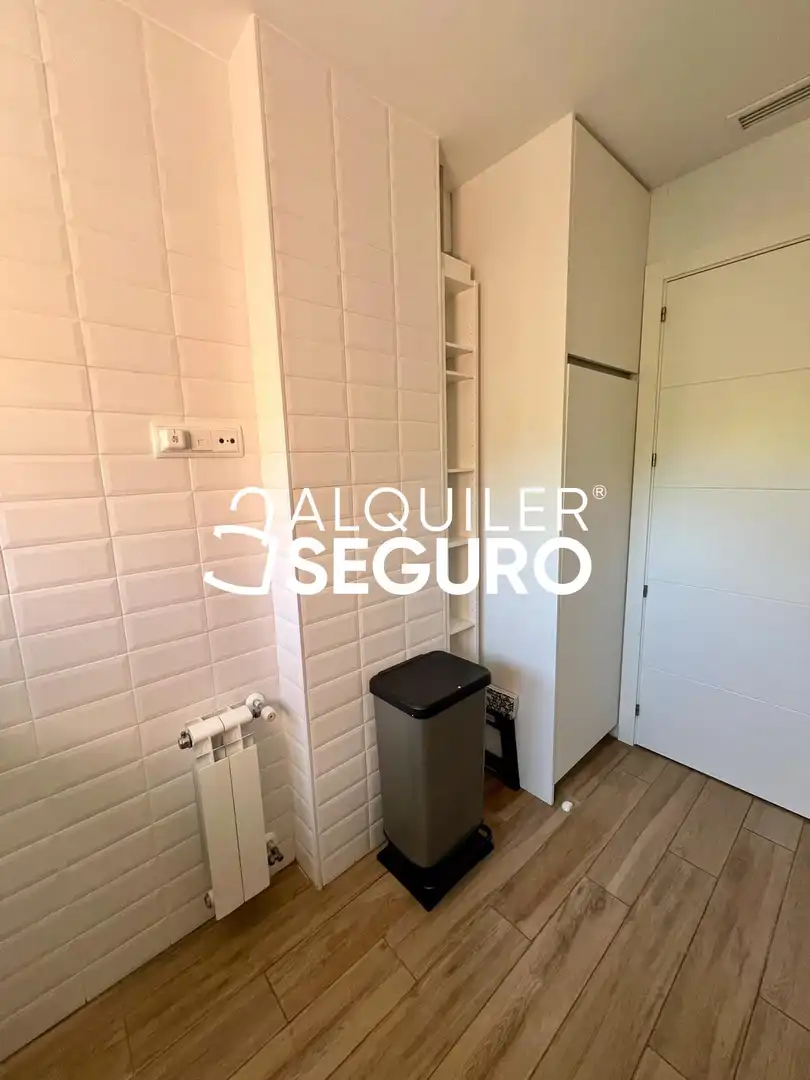 Bedroom of Flat for rent in Madrid  with Air Conditioner, Heating and Furnished