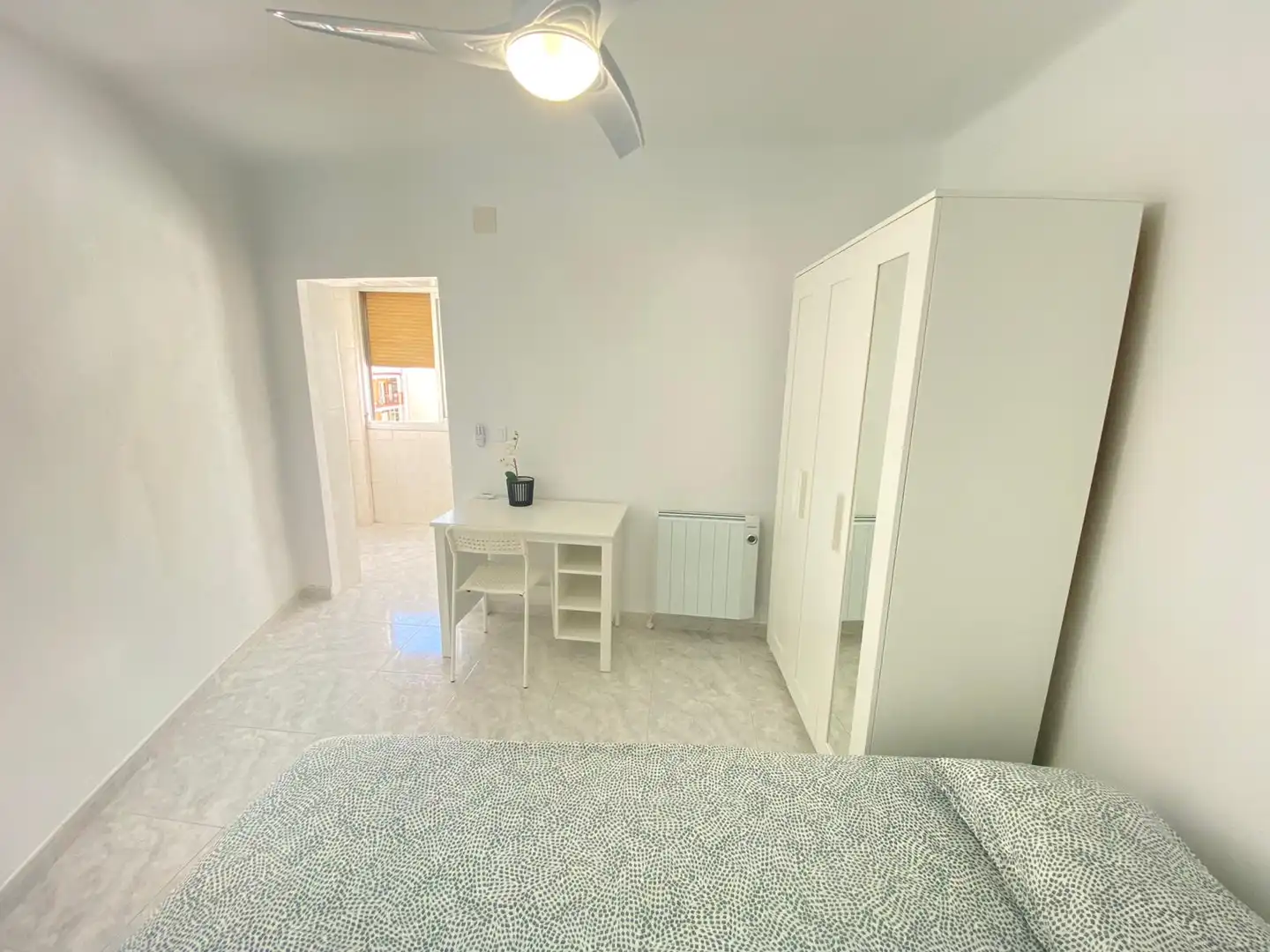 Room in Calle de María Antonia, 3, Moscardó