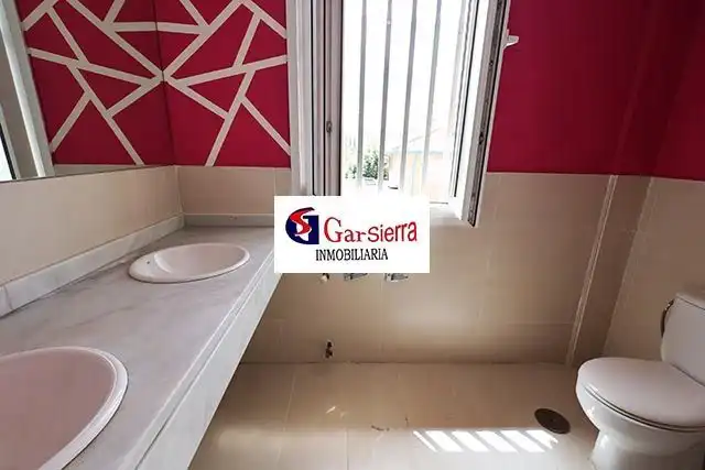 Baño de Casa o chalet en venta en Madrid con Calefacción, Jardín privado y Terraza