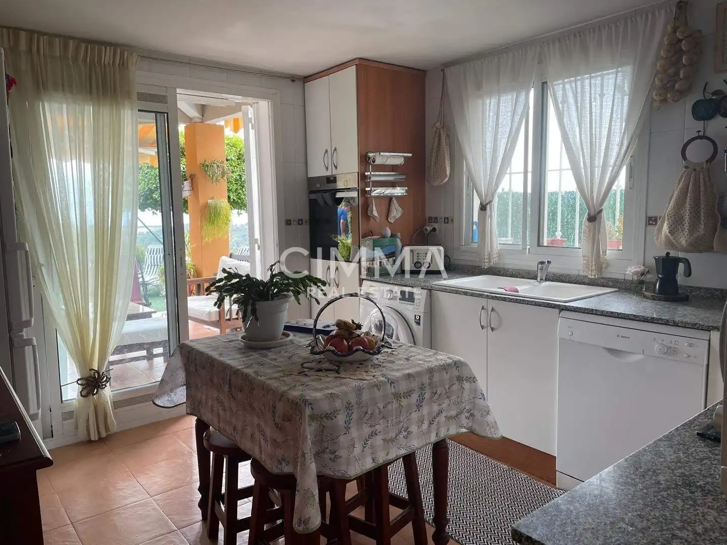 Cocina de Casa o chalet en venta en Polop con Jardín privado y Piscina comunitaria