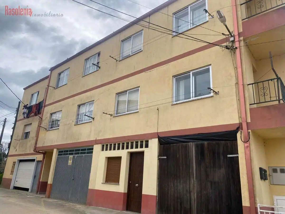 Vista exterior de Piso en venta en Curtis con Calefacción