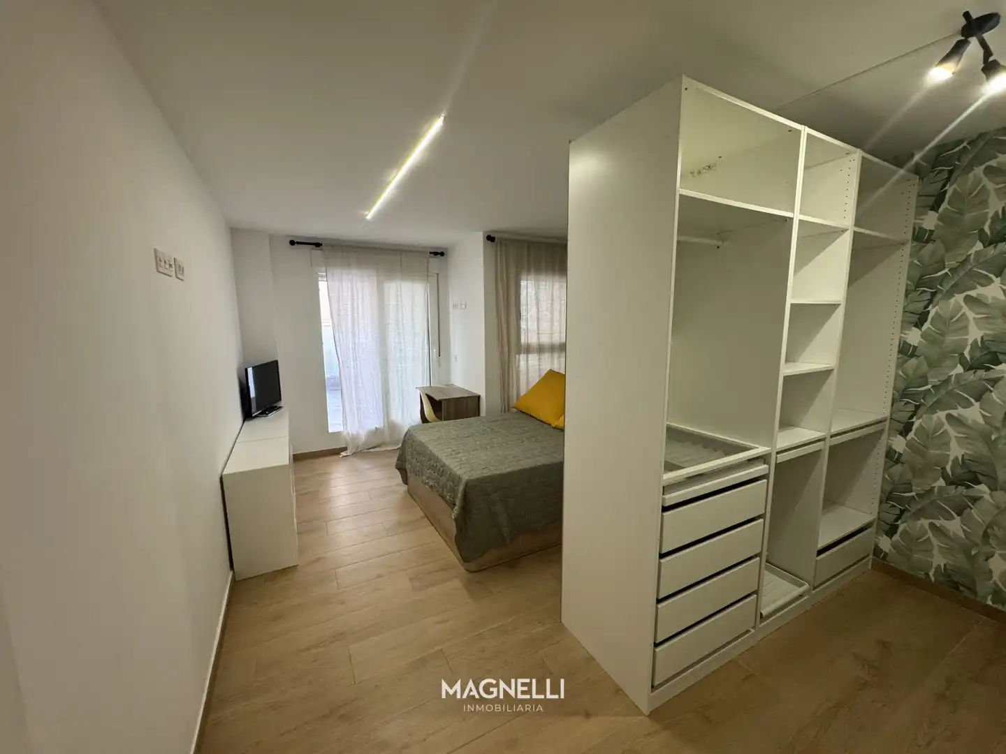Flat for sale in Calle Manuel Maestre, Plaza Castelar - Mercado Central
