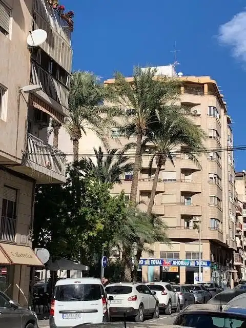 Vista exterior de Piso en venta en Elche / Elx con Aire acondicionado, Terraza y Trastero