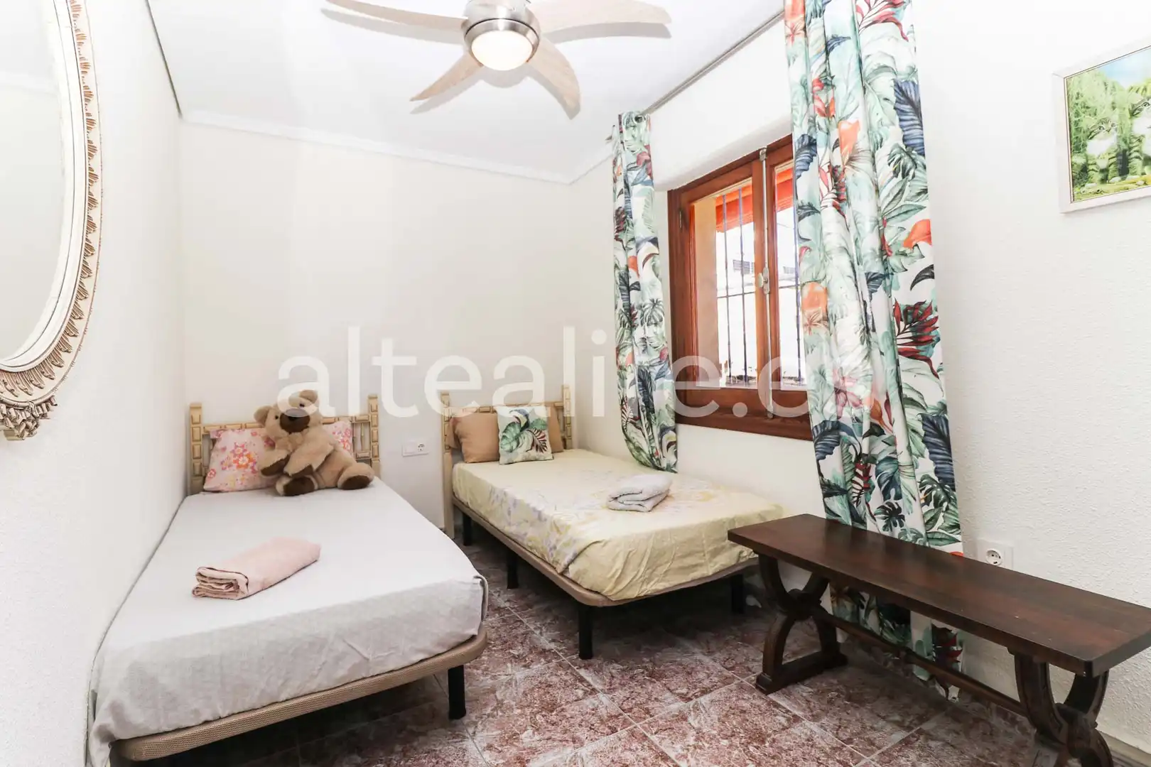 Schlafzimmer von Dachboden zum Verkauf in Benidorm mit Klimaanlage und Terrasse