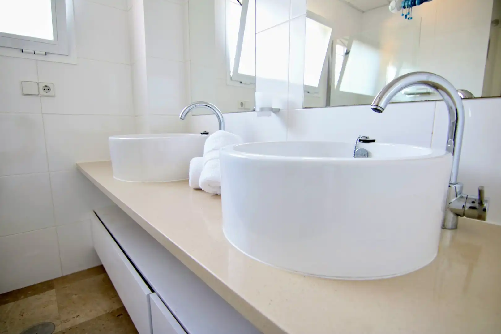 Bathroom of Detached homes for sale in Mairena del Aljarafe  with Air Conditioner, Terrace and Storage room