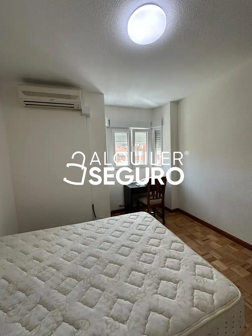 Schlafzimmer von Wohnung zur Miete in Fuenlabrada mit Heizung, Terrasse und Schwimmbad