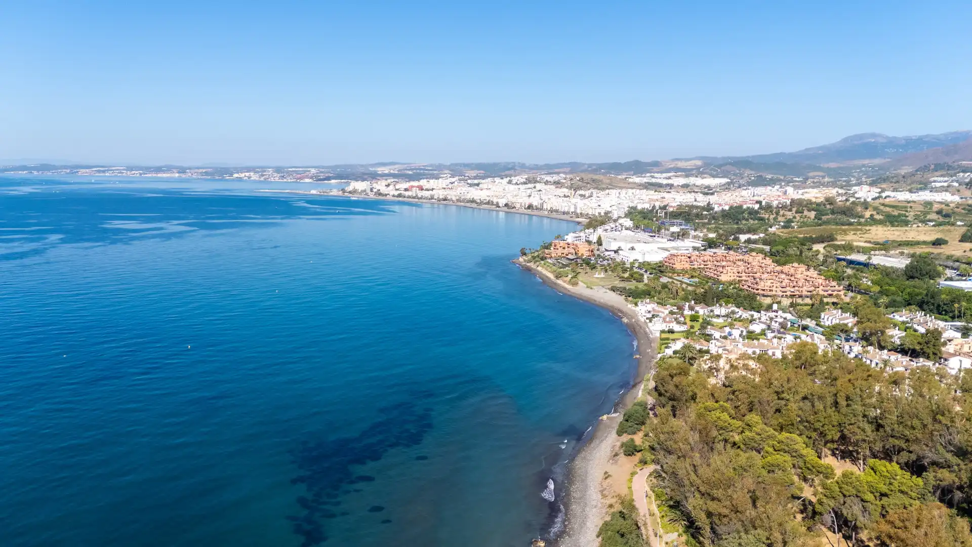 Exterior view of Ground floor for sale in Estepona  with Air Conditioner, Private garden and Terrace