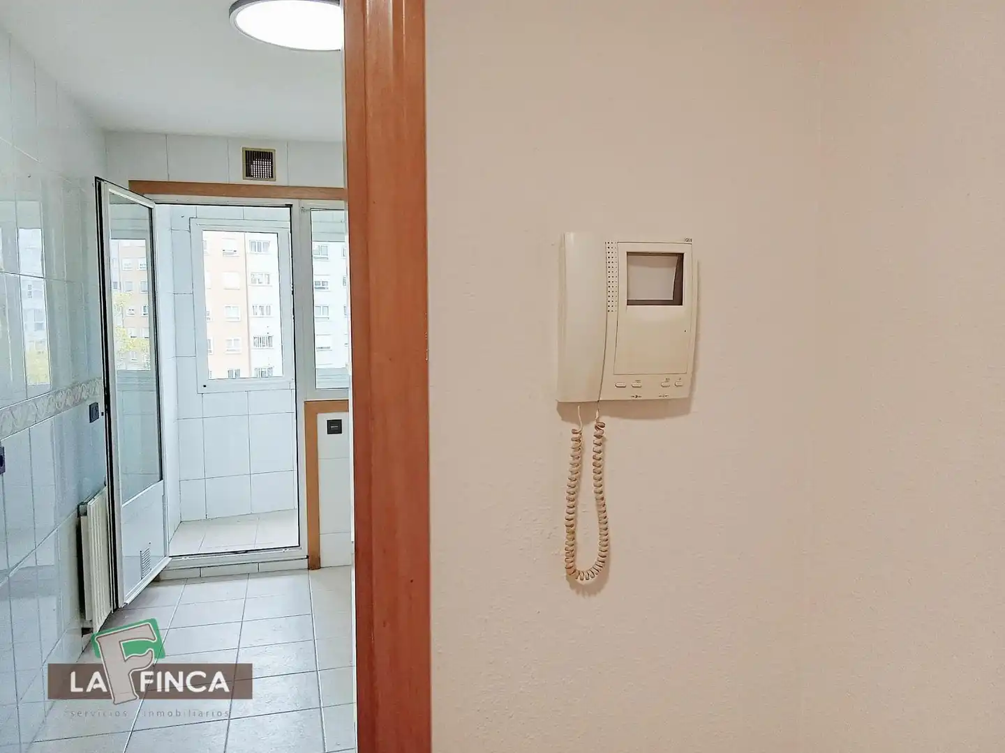 Pis en venda en Oviedo  amb Calefacció, Parquet i Terrassa