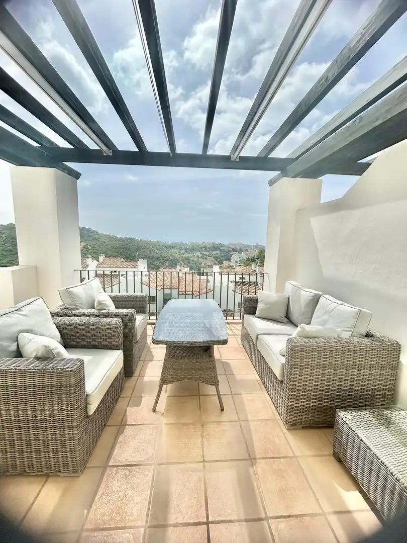 Terrasse von Wohnungen zum Verkauf in Benahavís mit Klimaanlage, Terrasse und Abstellraum