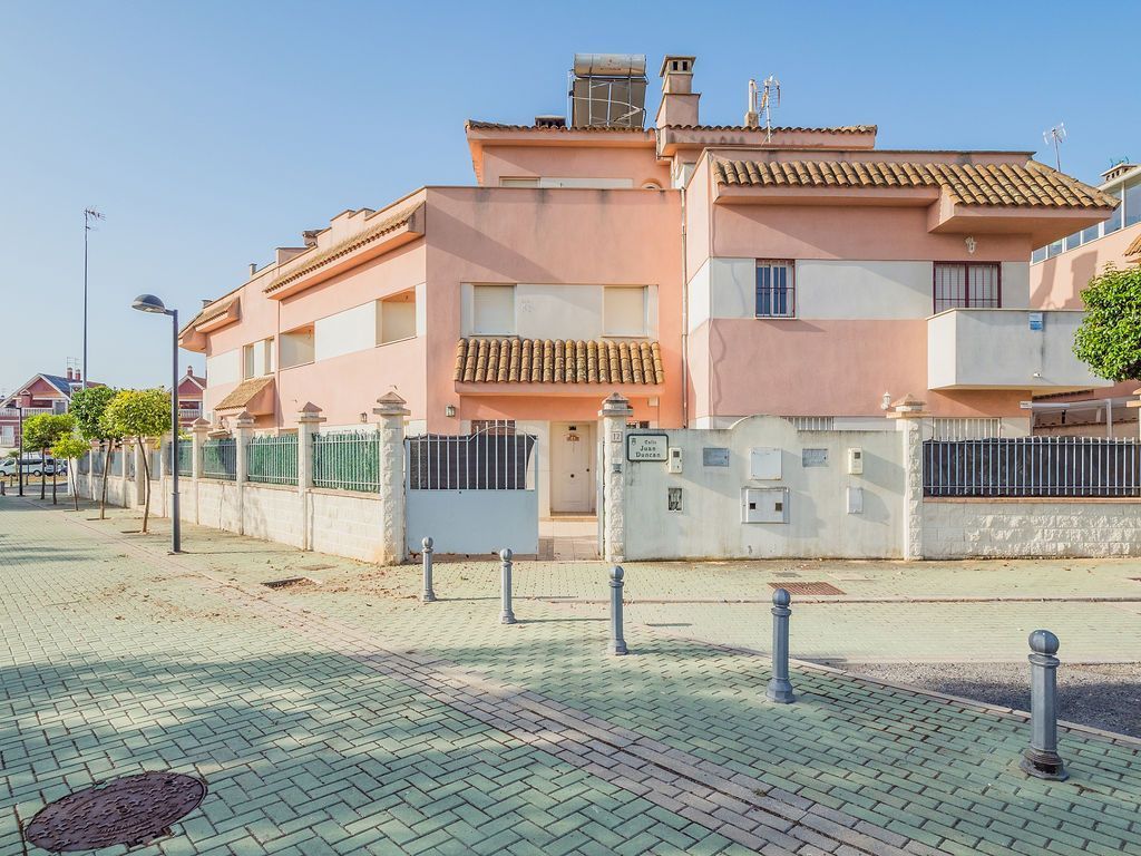 Single-family semi-detached for sale in Juan Duncan, Corrales