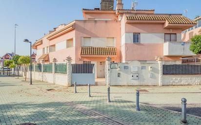 Casa adosada en venda a Juan Duncan, Corrales