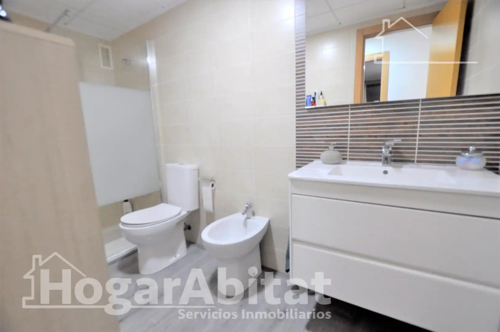 Bathroom of Attic for sale in Alcàsser  with Air Conditioner, Parquet flooring and Terrace