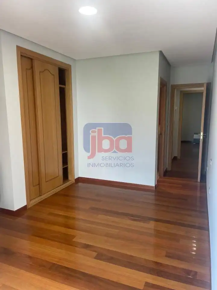 Piso de alquiler en Ourense Capital  con Calefacción y Terraza