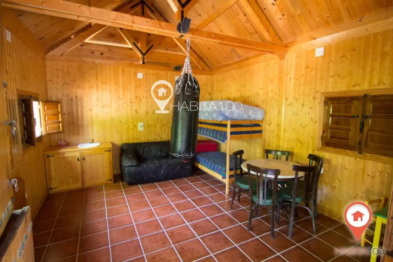 Dormitori de Casa o xalet en venda en Arcas del Villar amb Piscina i Piscina comunitària