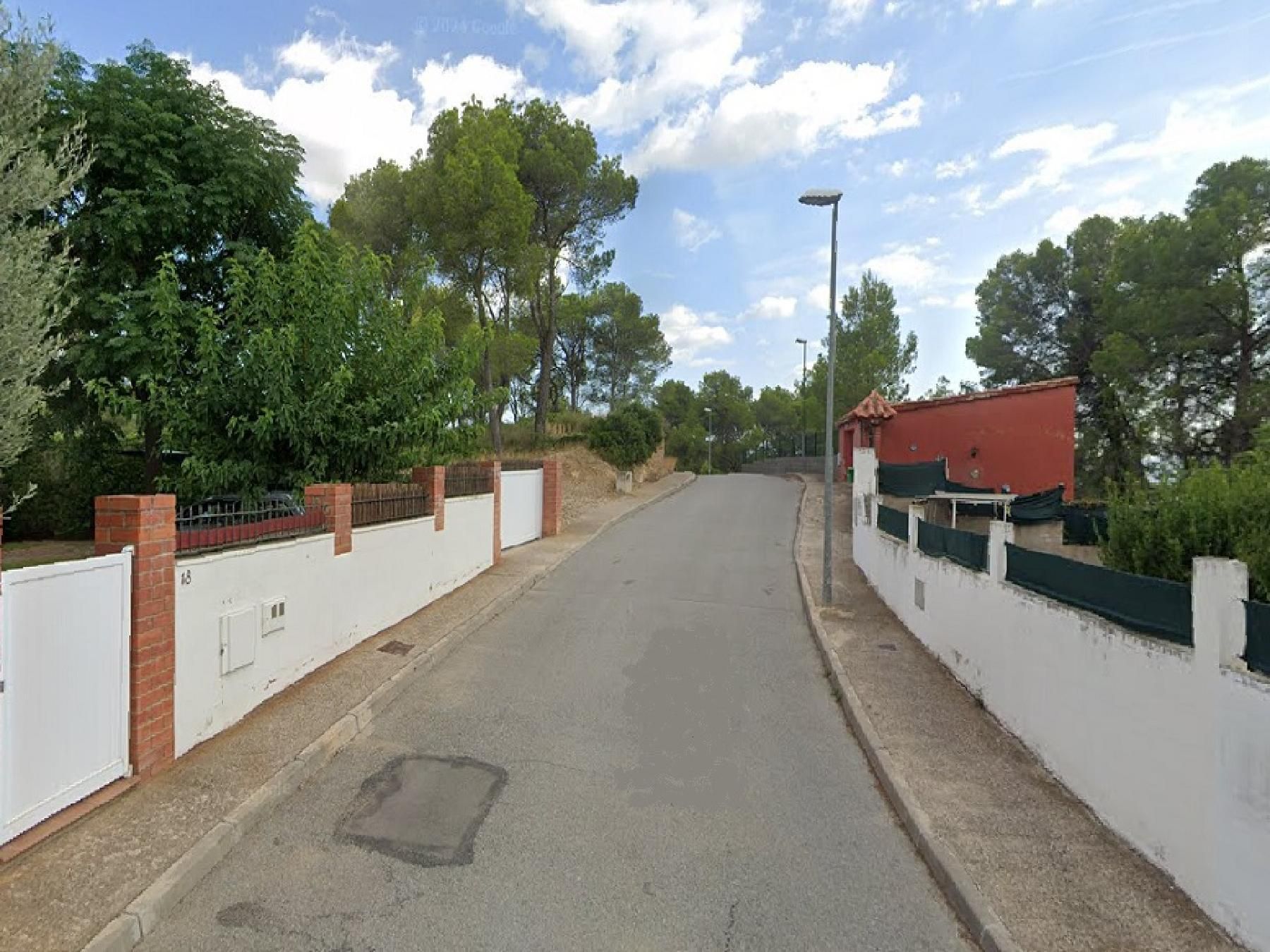Vista exterior de Casa o xalet en venda en Rubí amb Jardí privat i Piscina comunitària