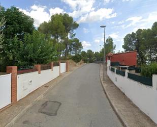 Vista exterior de Casa o xalet en venda en Rubí amb Jardí privat i Piscina comunitària