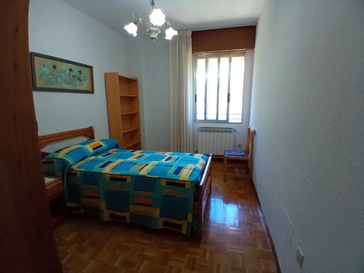 Bedroom of Flat for sale in Valladolid  with Heating, Parquet flooring and Terrace