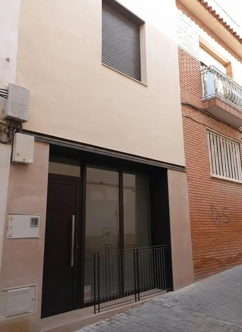 Vista exterior de Casa o xalet en venda en Rubí amb Aire condicionat, Calefacció i Terrassa