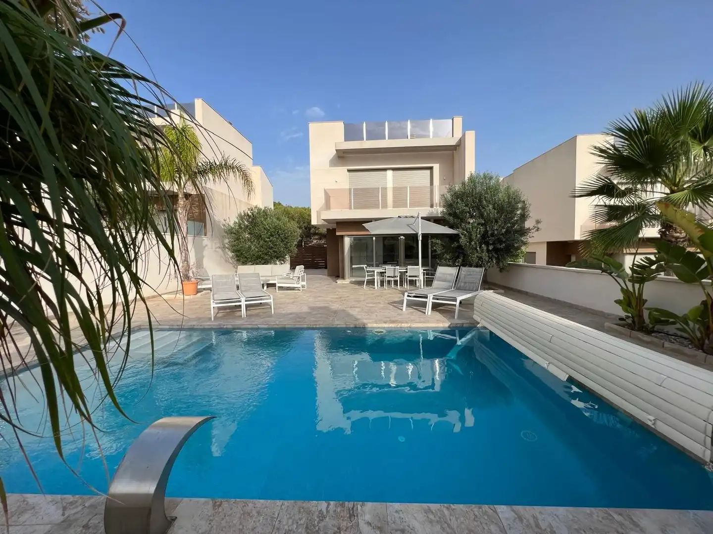 Piscina de Casa o chalet de alquiler en San Miguel de Salinas con Aire acondicionado, Calefacción y Jardín privado