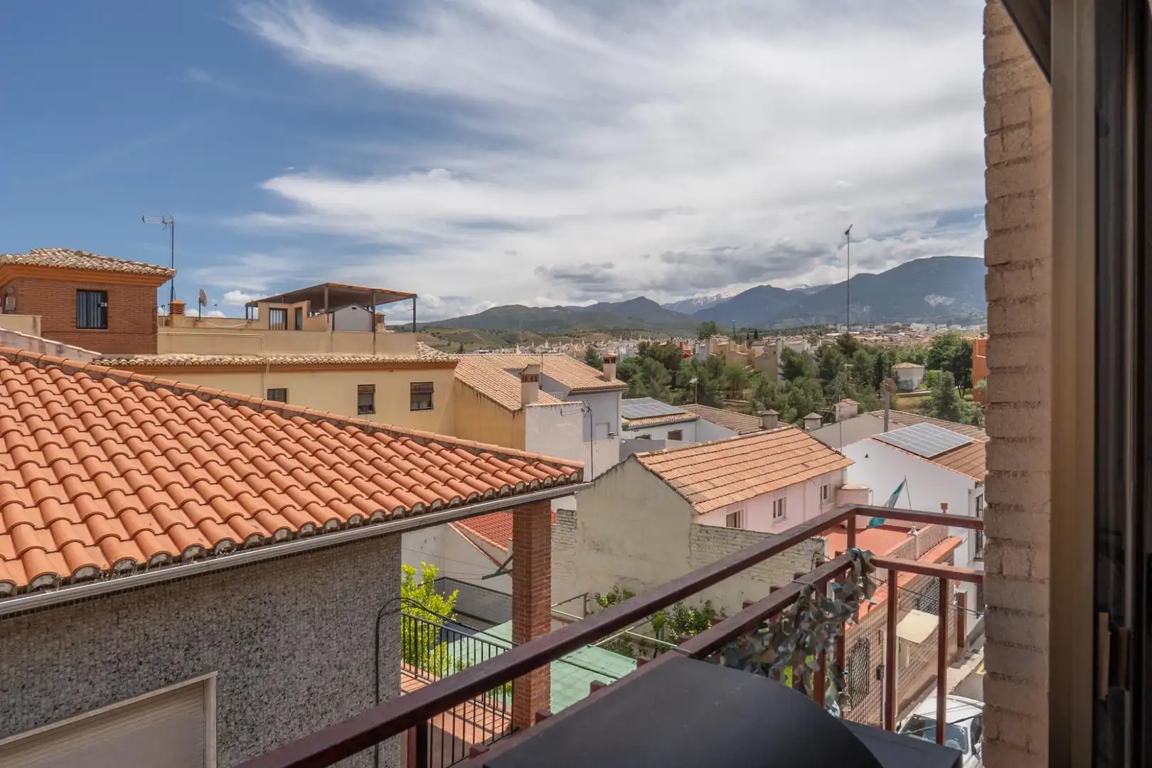 Vista exterior de Pis en venda en Huétor Vega amb Aire condicionat, Traster i Balcó