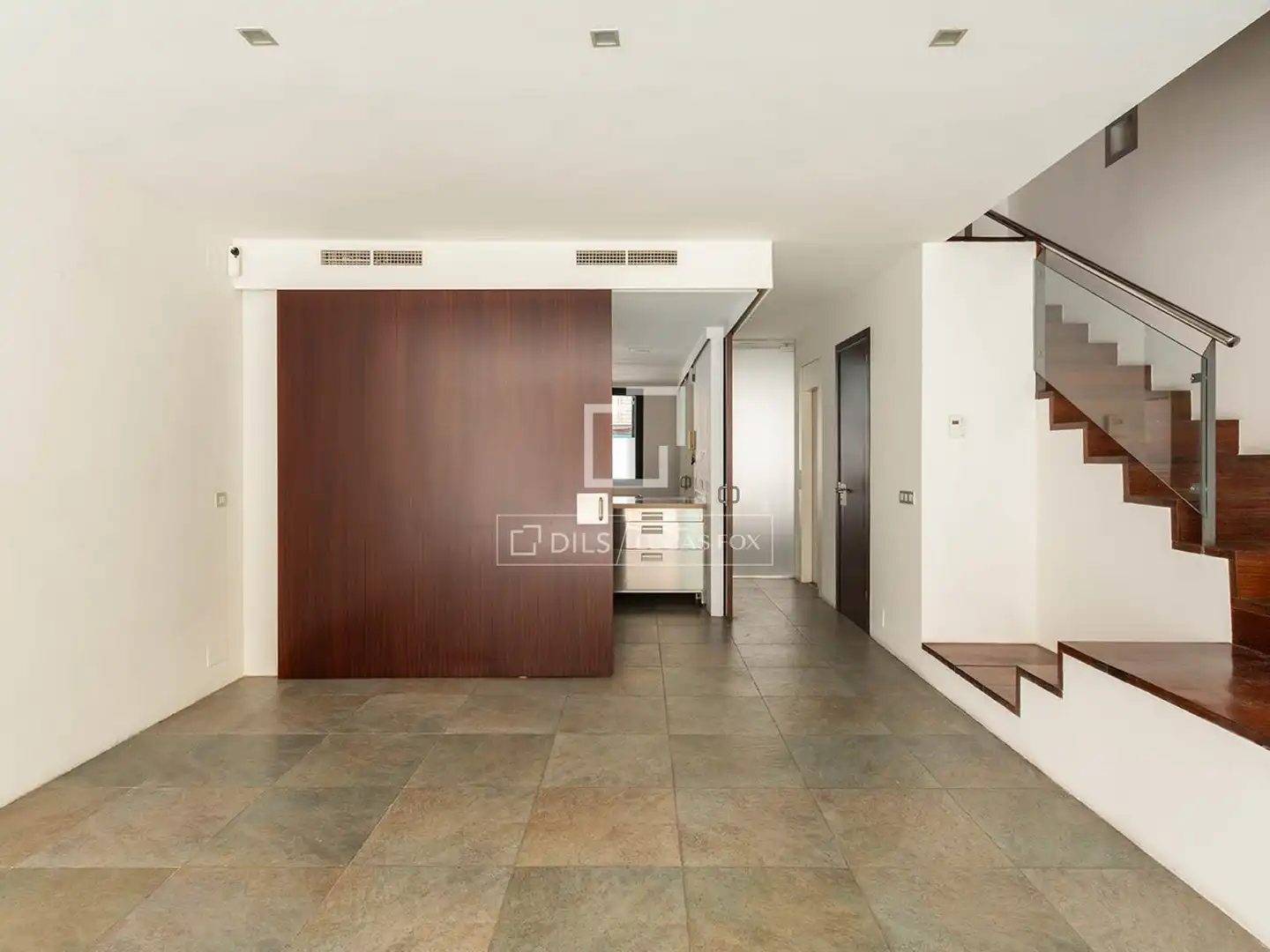 Houses for sale in Barcelona  with Air Conditioner, Terrace and Storage room