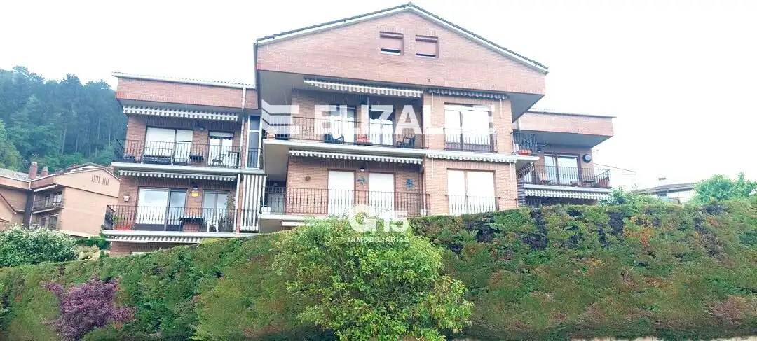 Vista exterior de Piso en venta en Donostia - San Sebastián  con Calefacción, Jardín privado y Terraza