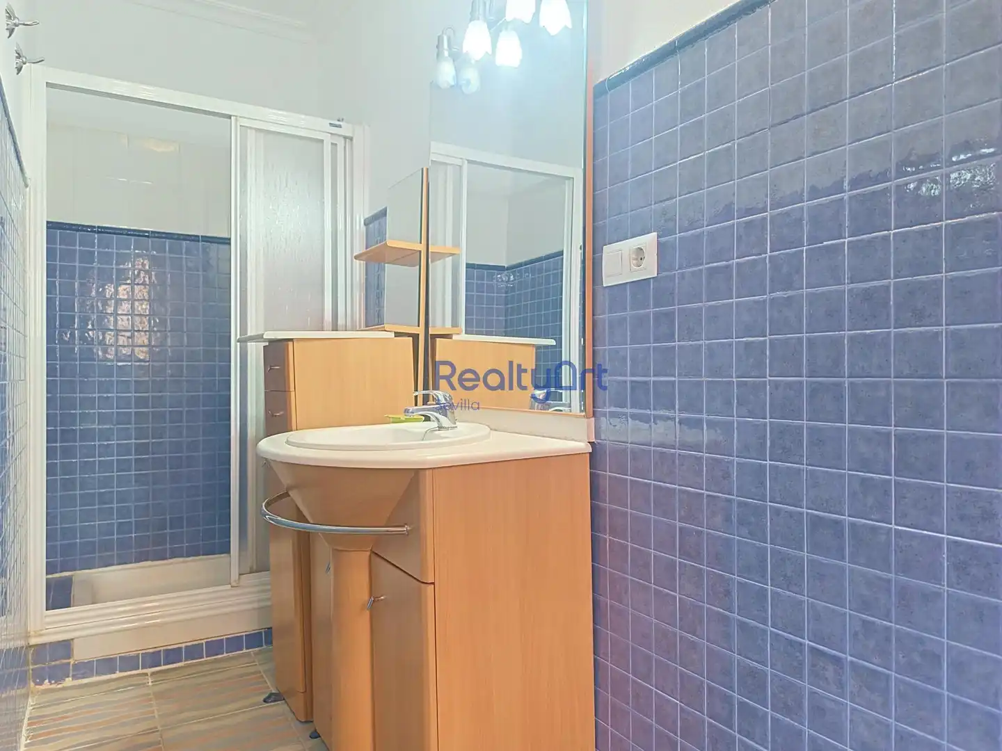 Baño de Piso de alquiler en Sevilla con Aire acondicionado, Terraza y Amueblado