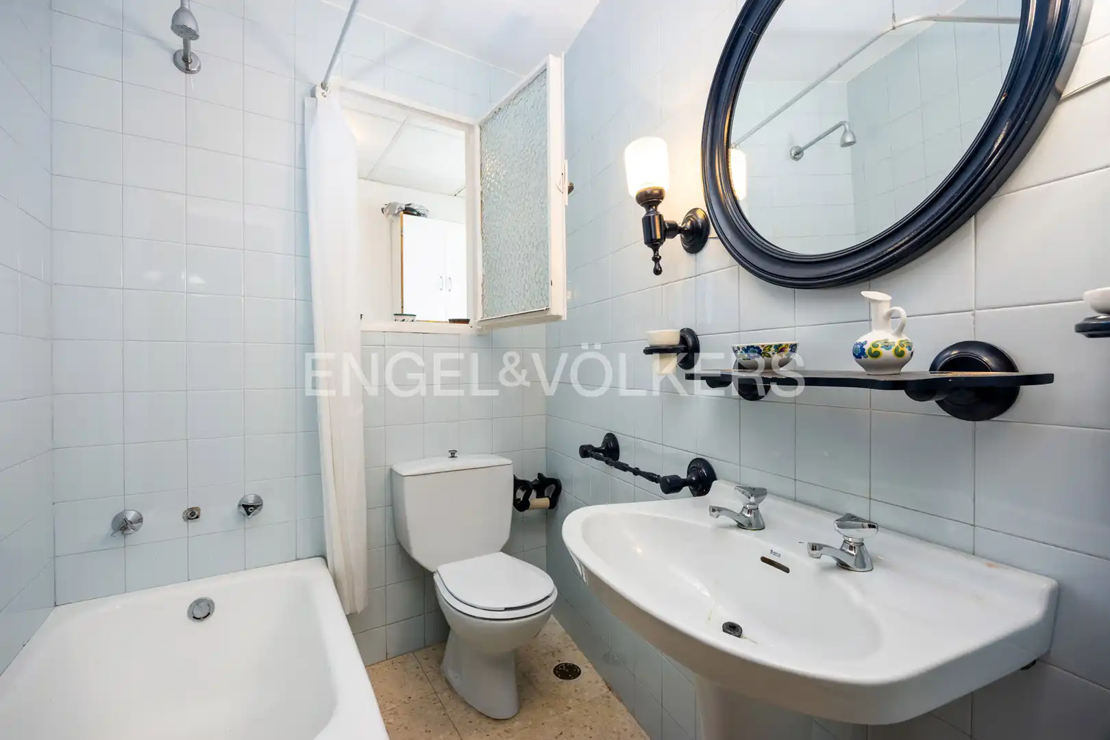 Baño de Apartamento en venta en Sanlúcar de Barrameda con Calefacción, Terraza y Balcón
