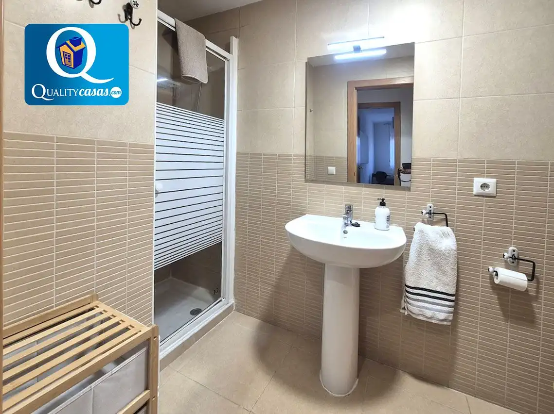 Badezimmer von Wohnungen zum Verkauf in Busot mit Klimaanlage