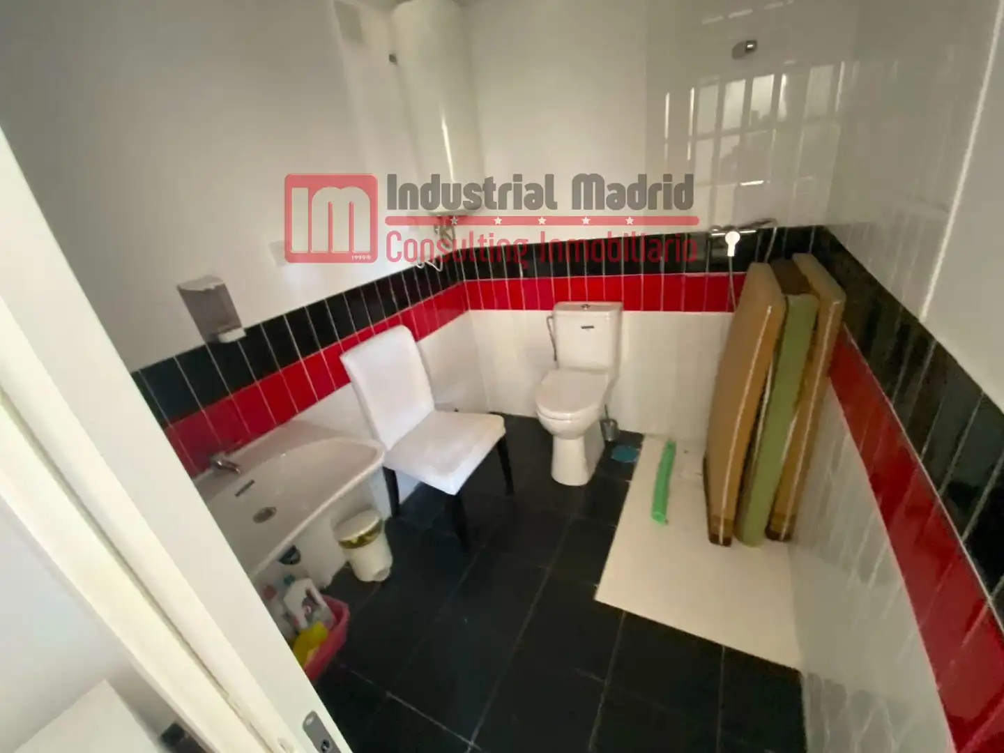 Badezimmer von Geschaftsraum zur Miete in Rivas-Vaciamadrid