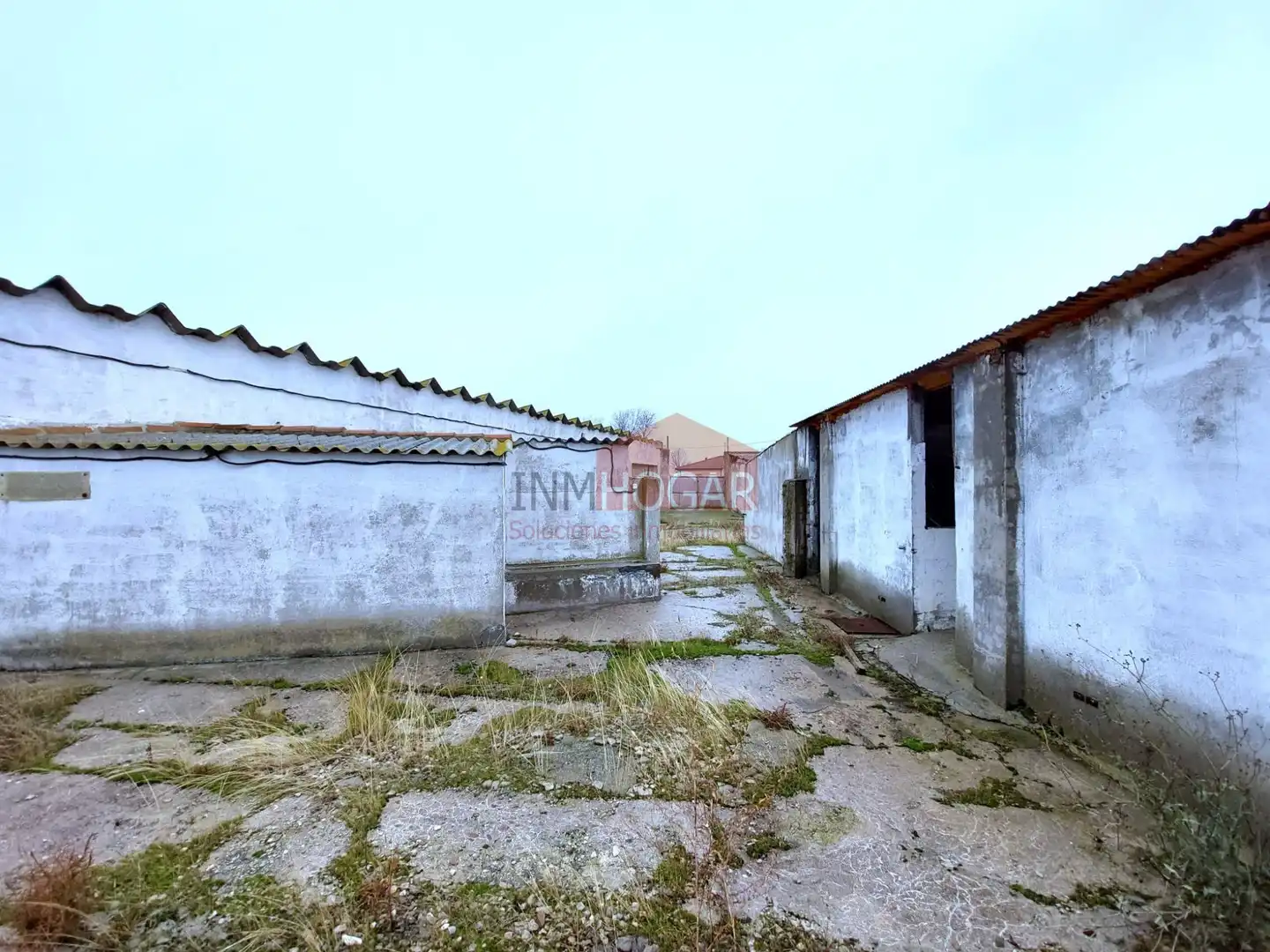 Industrial buildings for sale in Adanero