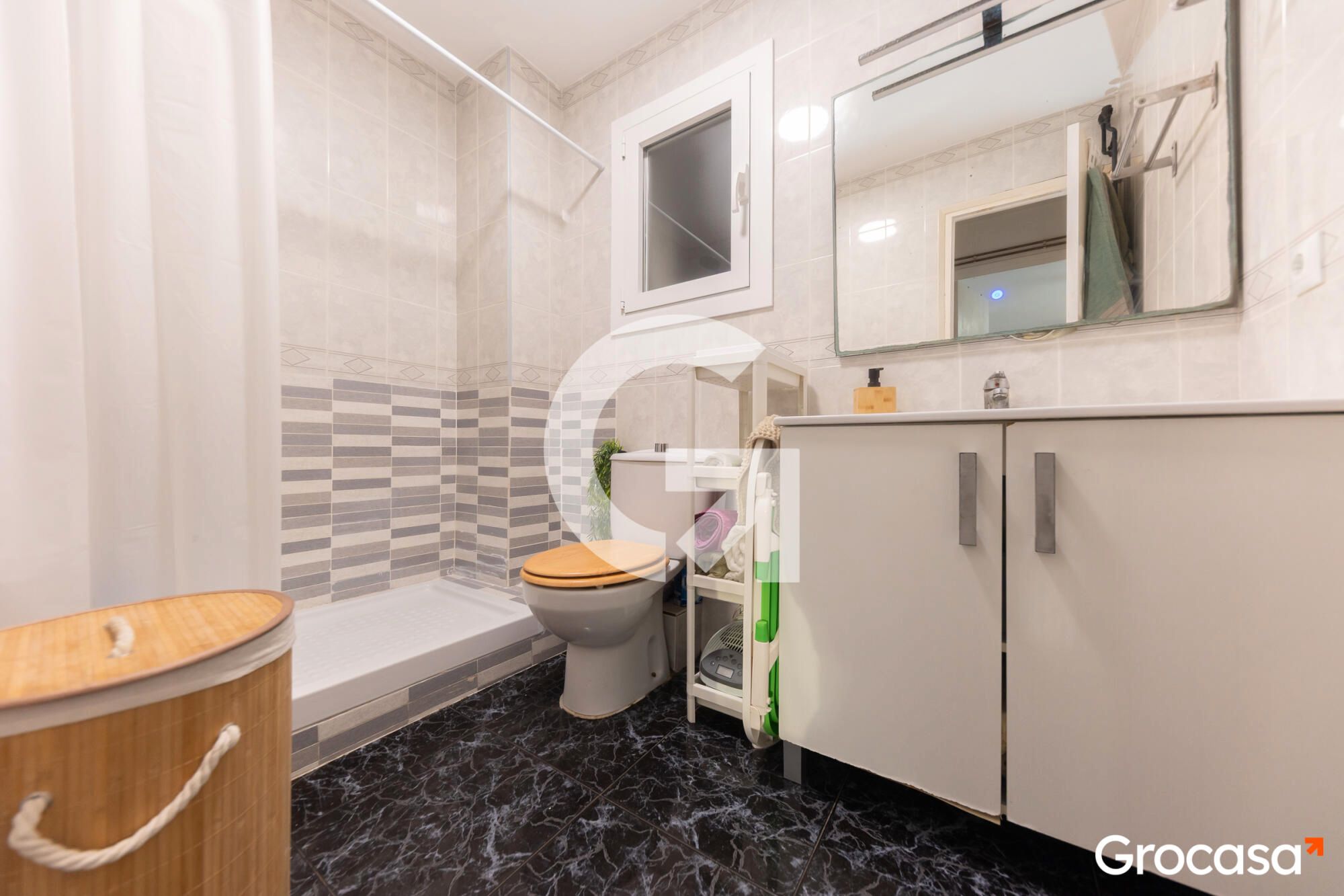 Bany de Pis en venda en El Prat de Llobregat amb Aire condicionat, Calefacció i Forn