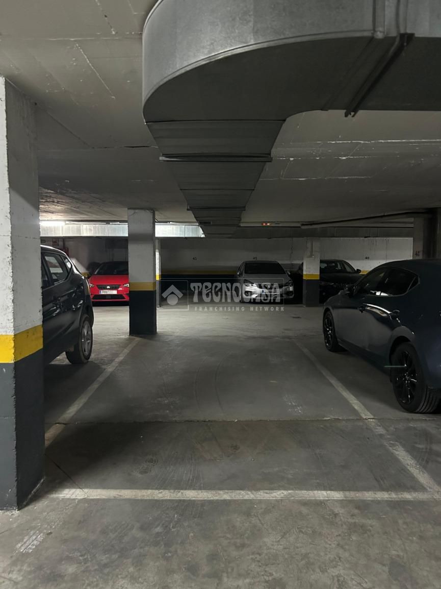 Garatge de lloguer a C. de María Odiaga, Puerta Bonita