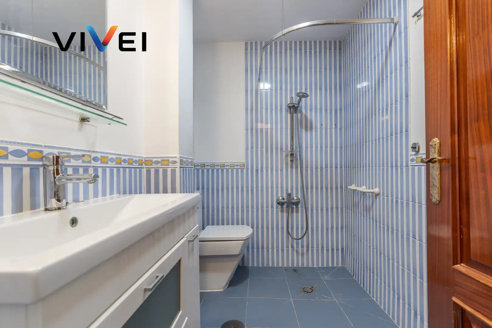 Badezimmer von Erdgeschoss zum Verkauf in Madrid mit Heizung