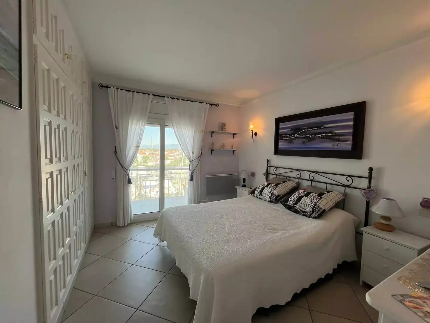 Habitación de Apartamento en venta en Empuriabrava con Terraza y Amueblado