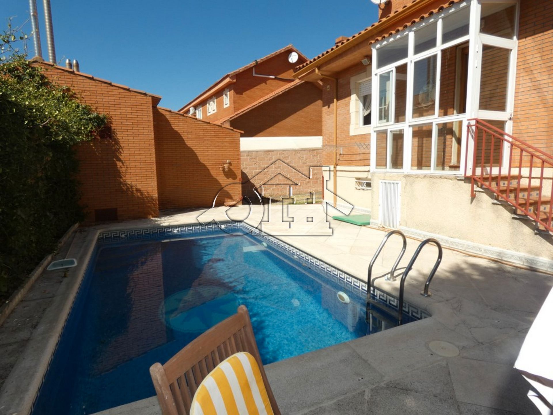Piscina de Casa o chalet en venta en Villalbilla con Aire acondicionado, Calefacción y Jardín privado