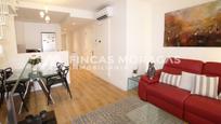 Living room of Flat for sale in Sant Cugat del Vallès  with Air Conditioner, Heating and Parquet flooring