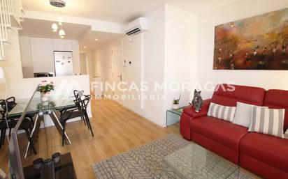 Living room of Flat for sale in Sant Cugat del Vallès  with Air Conditioner, Heating and Parquet flooring