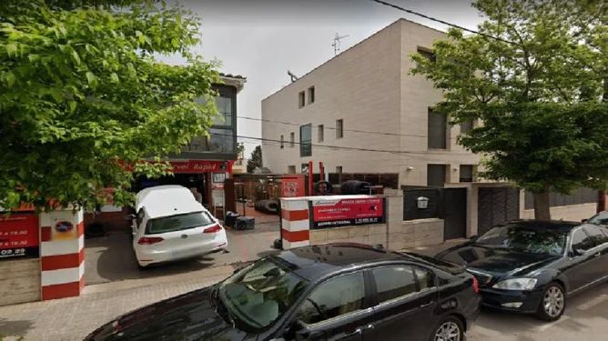 Vista exterior de Traster en venda en Cerdanyola del Vallès