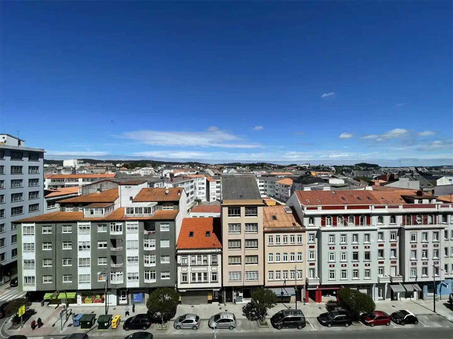 Vista exterior de Pis de lloguer en Ferrol amb Parquet, Moblat i Forn