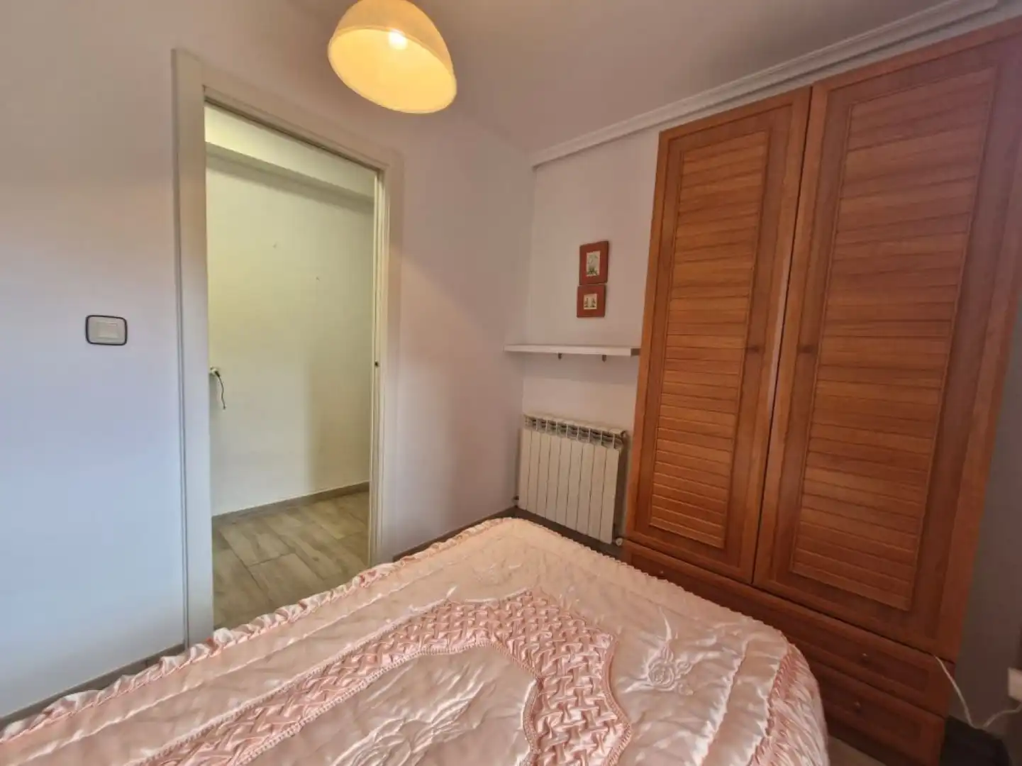 Dormitori de Casa o xalet en venda en Los Corrales de Buelna  amb Calefacció, Jardí privat i Terrassa