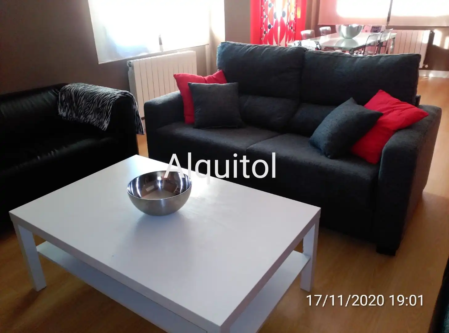 Sala de estar de Casa adosada de alquiler en Cobisa con Calefacción, Jardín privado y Parquet